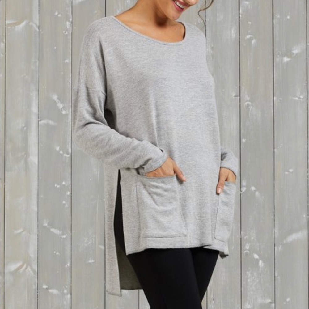 NWT Oversized knit tunic light sweater #B34